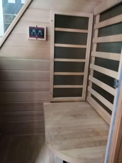 Appartement Avec Sauna Et Balneo Privatifs -Troyes Centre Kültér fotó